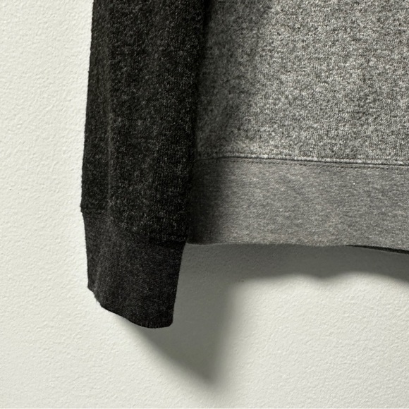 Volcom Radical Days Gray Raglan Fleece Sweatshirt Women’s Size XS Sporty Skater - Picture 10 of 14